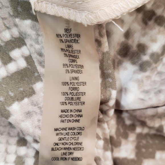 Vince Camuto Long Sleeve Python Snake Print Full Back Zip Dress, Size 2 - Picture 7 of 7